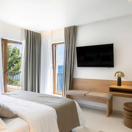 Cristal Blue By Guide Villa *