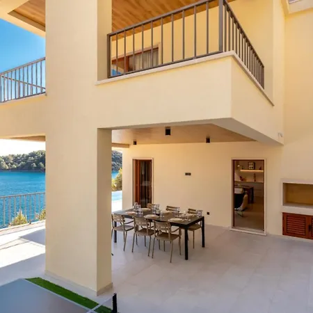 Villa Cristal Blue By Guide