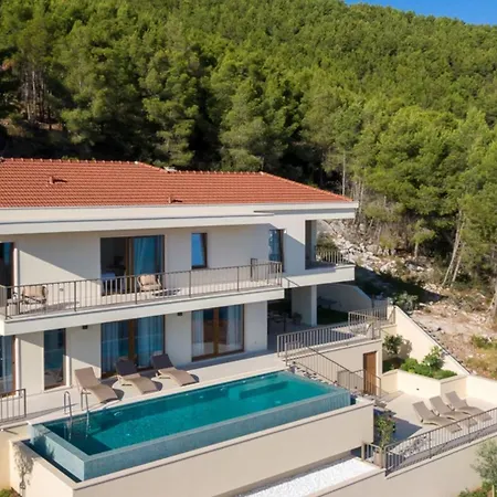 Cristal Blue By Guide * Blato (Korcula)