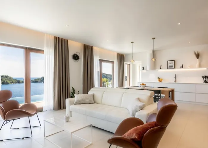 Cristal Blue By Guide Villa *