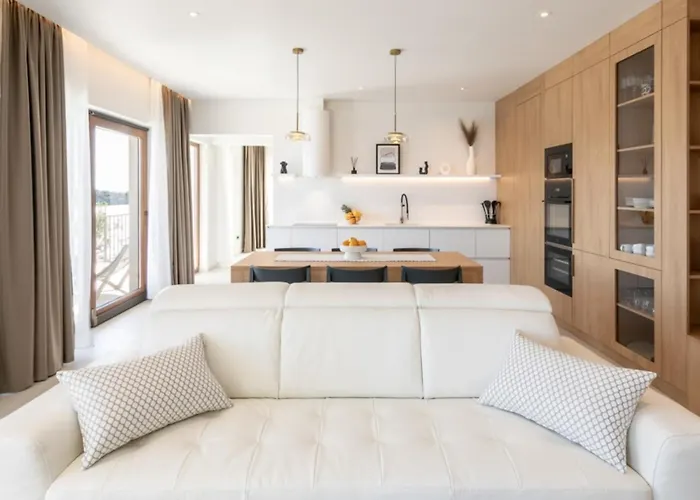 Cristal Blue By Guide Blato (Korcula)