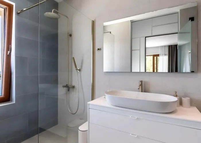 Cristal Blue By Guide Villa