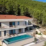 Cristal Blue By Guide * Blato (Korcula)